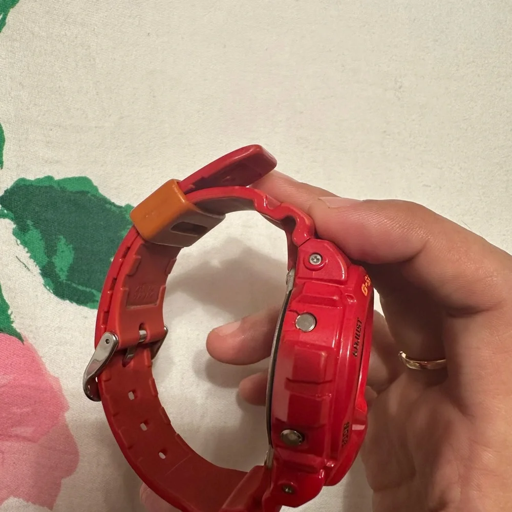 G Shock red and orange DW-6900CB